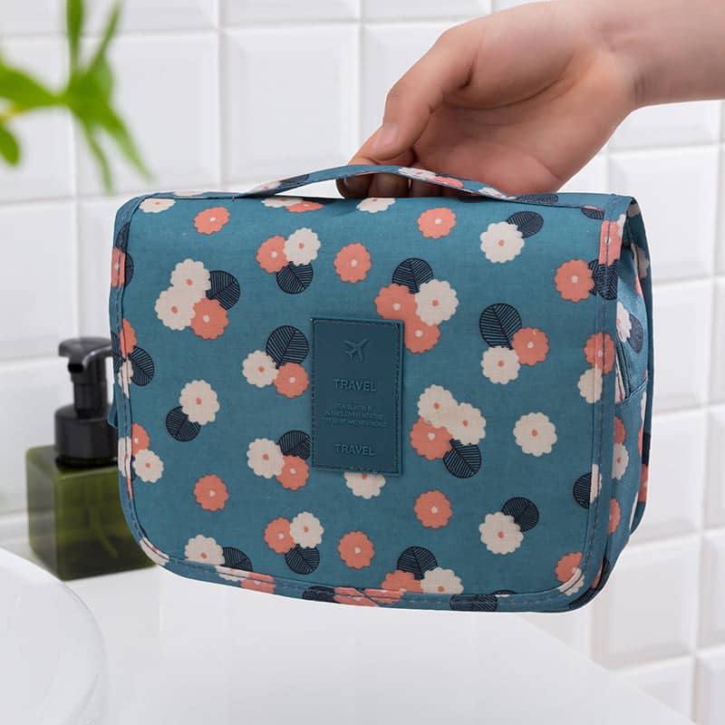 WOMEN MULTIFUNCTION TOILETRY/MAKEUP BAG